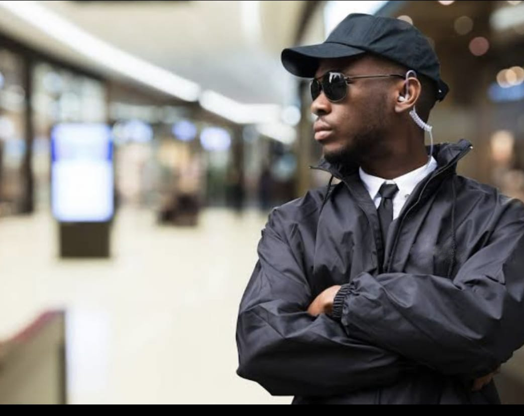 Imagem de um segurança patrimonial